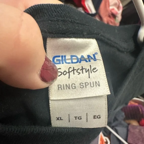 Gildan Black Graphic Tee‎ - Picture 3 of 3